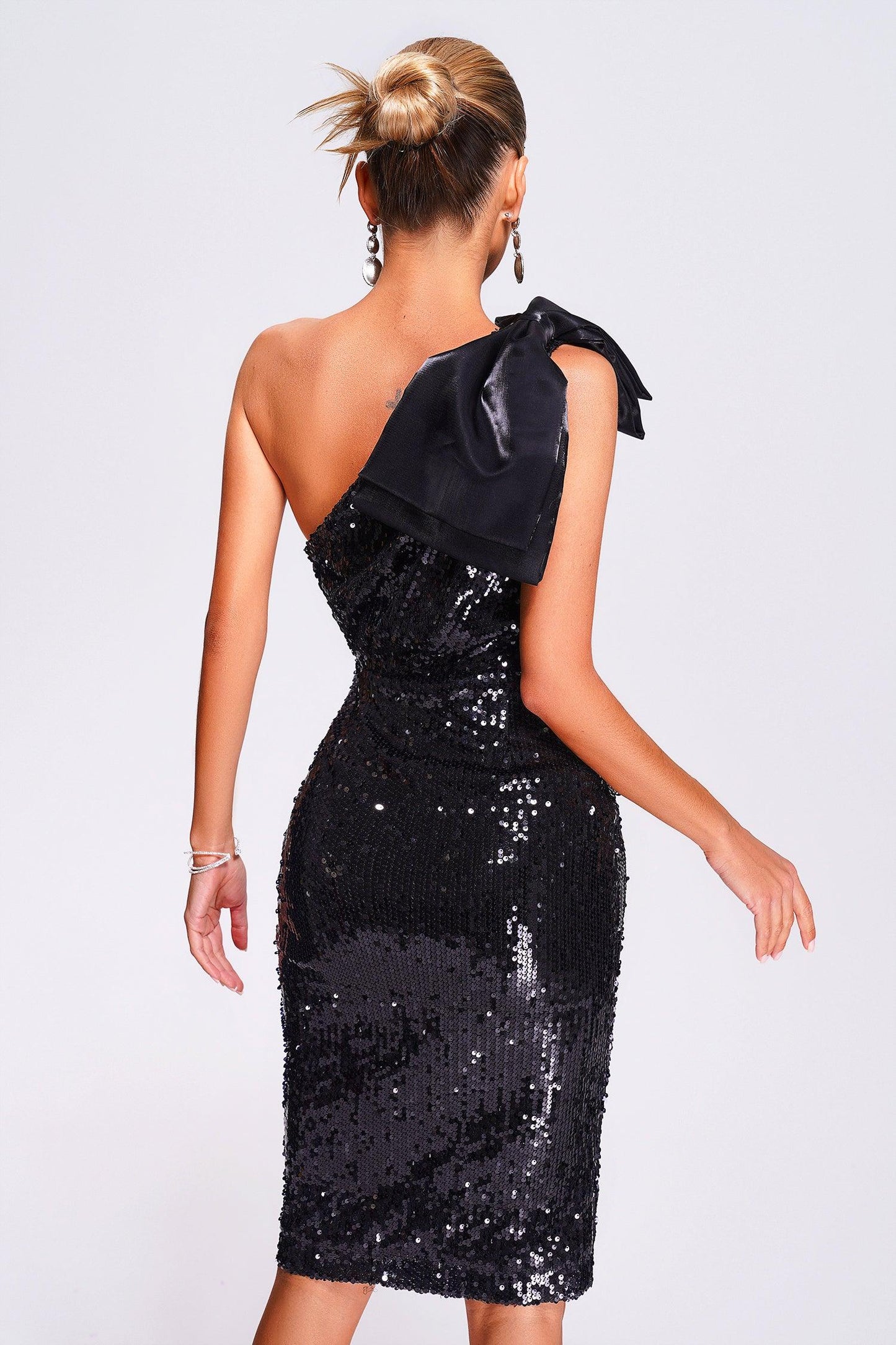 Pagina één schouder midi-jurk met pailletten